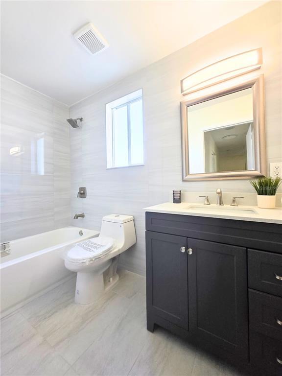 Building Photo - 6221 NW 37th Terrace