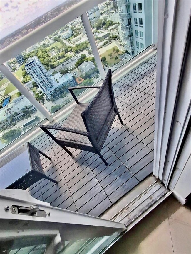 Building Photo - 1800 N Bayshore Dr