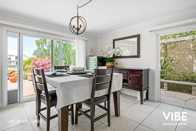 Building Photo - Gorgeous GUARD GATED Westlake Island 3+3 home w/ BOAT DOCK & BOAT!