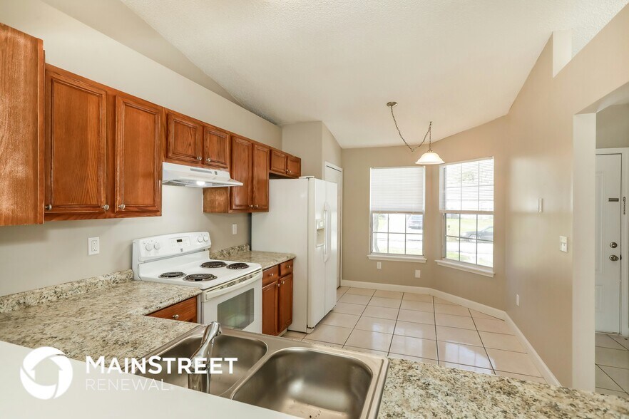 Building Photo - 1597 Twin Oak Dr W