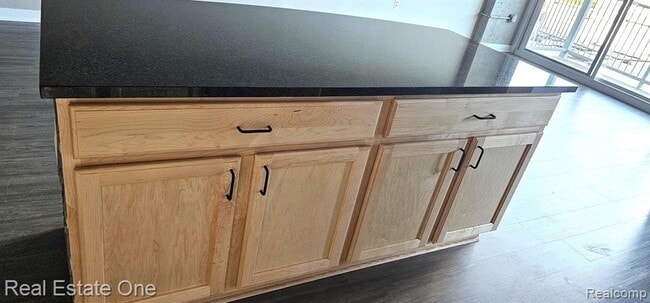 Building Photo - 100 W Fifth St