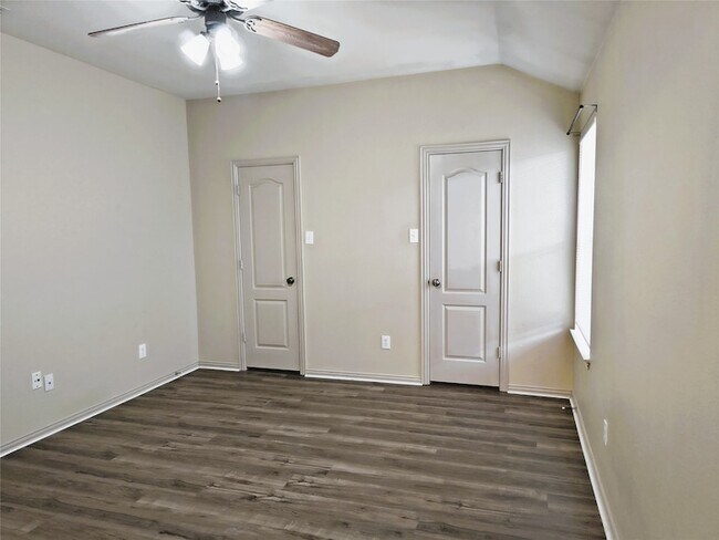 Building Photo - 5725 Swords Dr