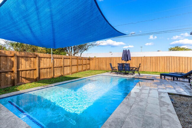 Building Photo - 4780 NE 8th Terrace