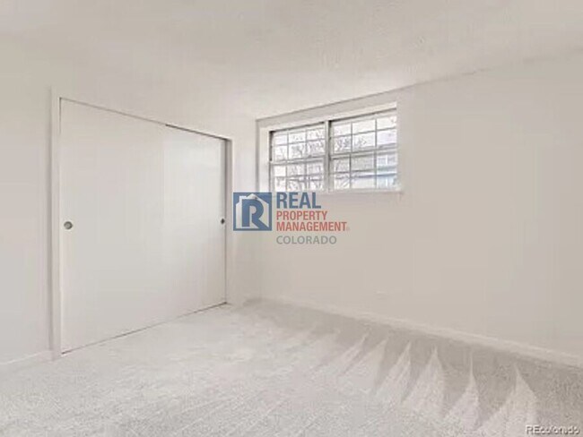 Building Photo - 9110 E Girard Ave