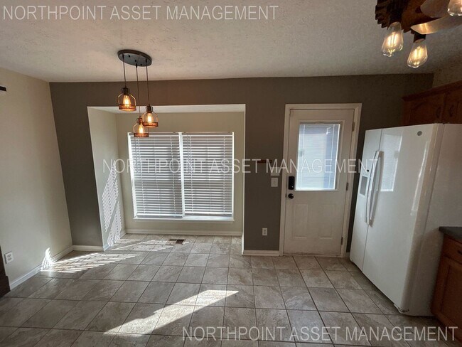 Building Photo - Welcome to 4 Bedroom and 3.5 Bath Home In ...