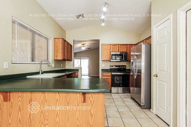 Building Photo - 2620 E Beverly Rd