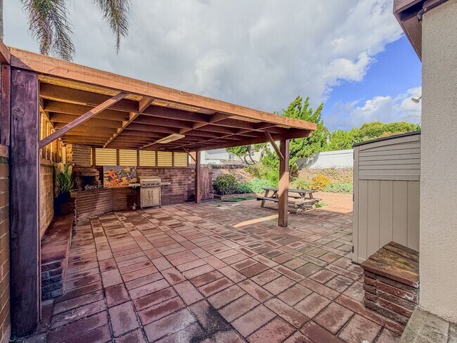 Building Photo - 1065 Belfast Ln