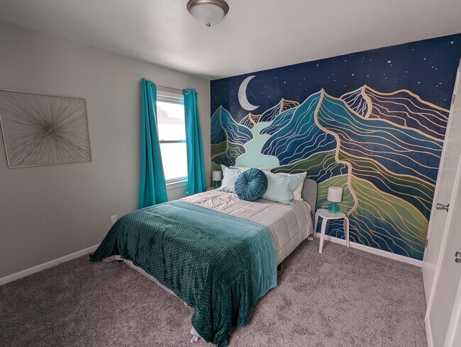 Room B - 739 Hale St
