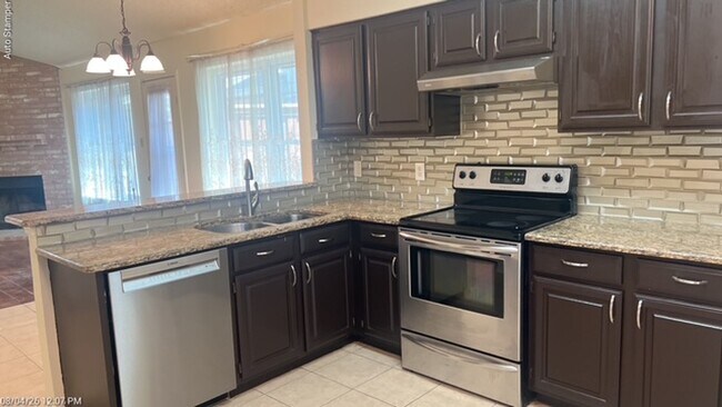 Building Photo - 903 Love Wood Ln