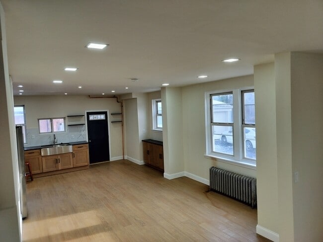 Building Photo - 32 Newell Ave