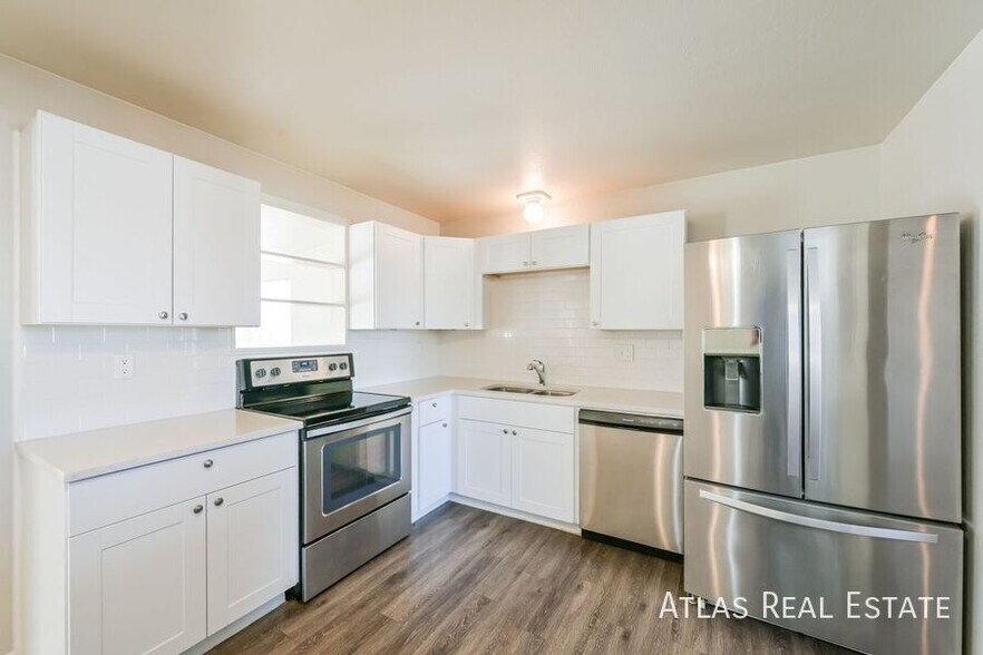 Building Photo - 15876 E Cornell Pl