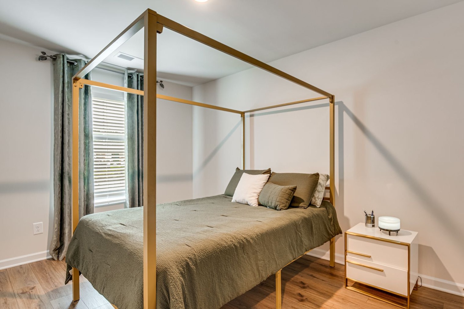 Building Photo - 4252 Notting Hill Dr SW
