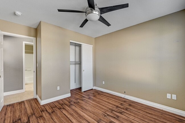 Building Photo - 9333 Leaping Deer Pl