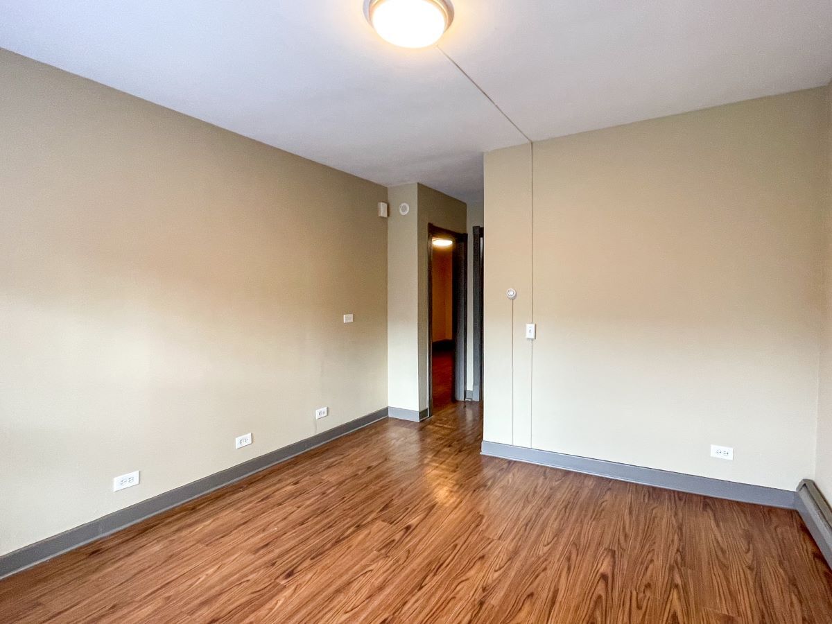 Building Photo - 3450 W Le Moyne St