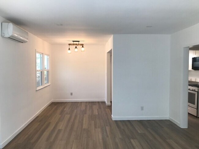 Building Photo - 6932-6934 Agnes Avenue