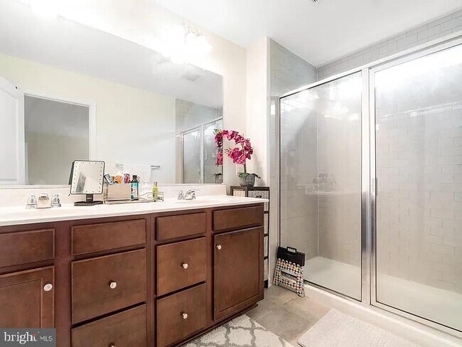 Building Photo - 3632 Chippendale Cir