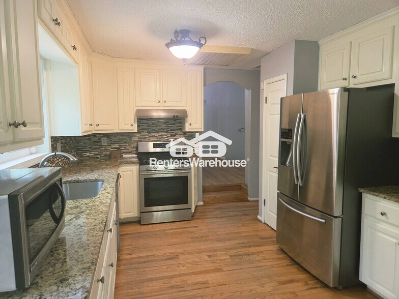 Building Photo - 4486 Poplar Terrace