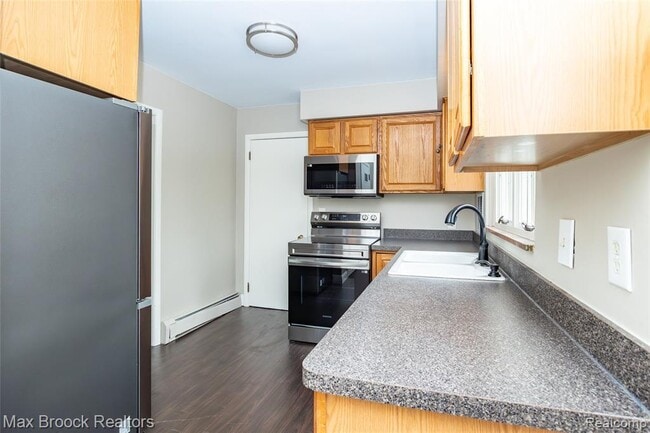 Building Photo - 16239 Madoline St