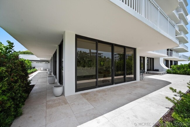 Building Photo - 2580 S Ocean Blvd