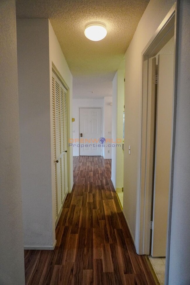 Building Photo - 2 Bed | 2 Bath | Light, Bright & Airy Cond...