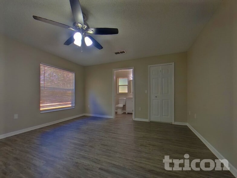 Building Photo - 3390 Shalimar Cir