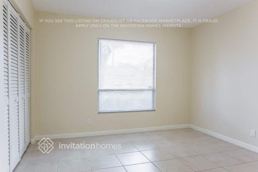 Building Photo - 7425 SW 12th Ct