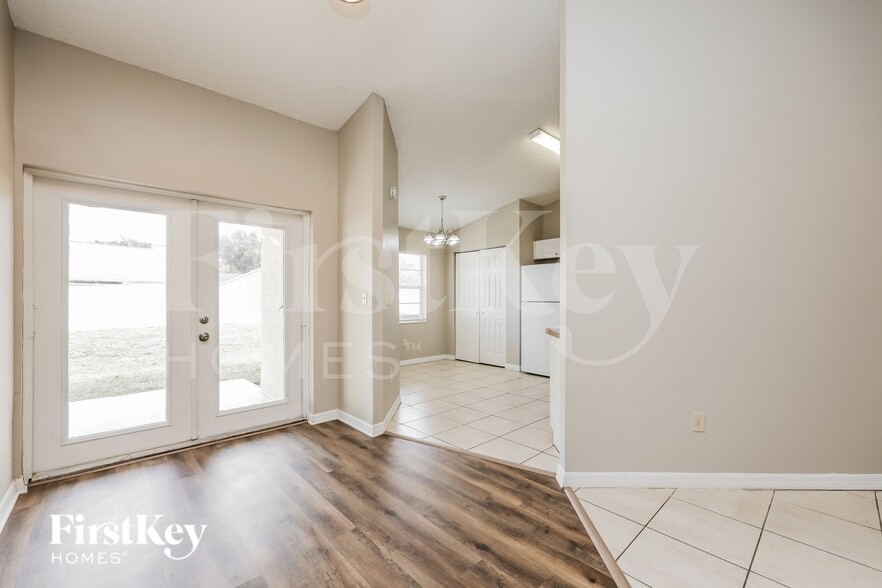 Building Photo - 4718 Westwind Dr