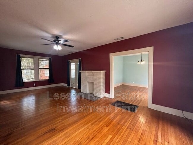 Building Photo - 622 Columbia St