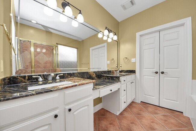 Building Photo - 12702 Silver Rod Ln