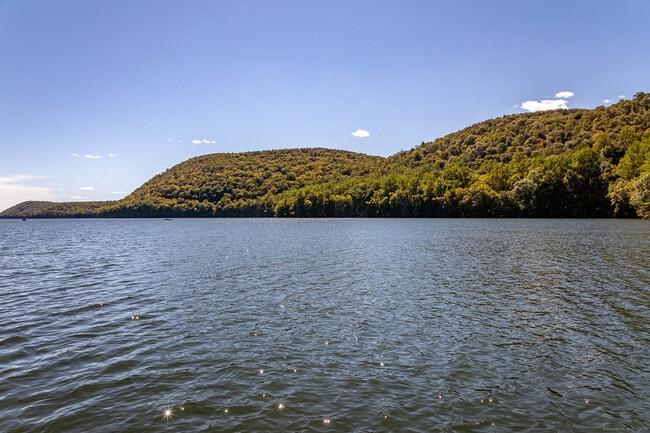 Building Photo - 21 Echo Dr