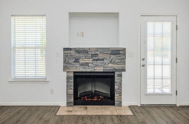 Building Photo - 203 Hayne Dr