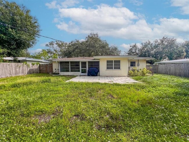 Building Photo - 1649 Livingstone St