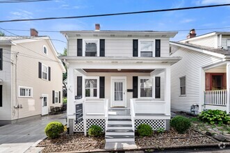 Building Photo - 611 Lincoln Pl