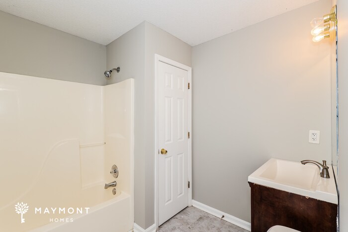 Building Photo - 105 Betty Ln