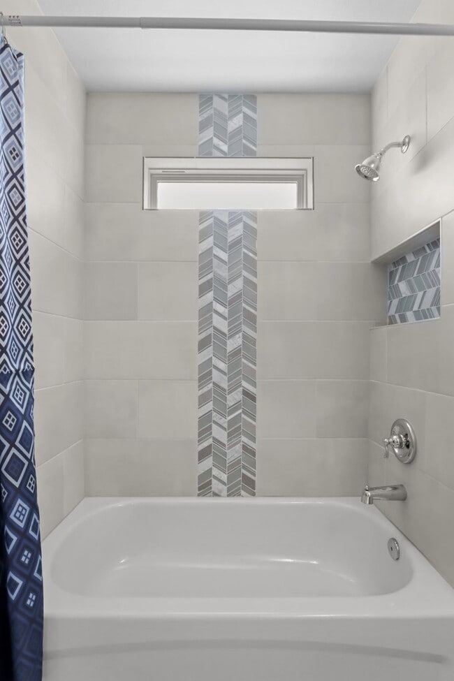 Building Photo - 4-Bed, 3.5-Bath Home in 79928