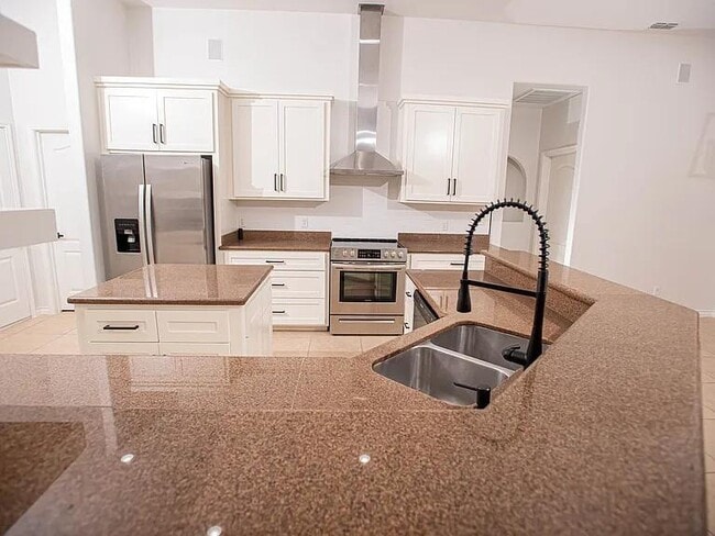 Building Photo - 1616 Sebastian Dr