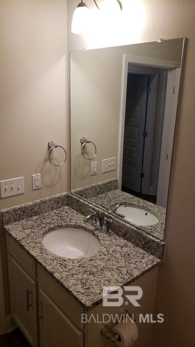 Building Photo - 24490 Kipling Ct