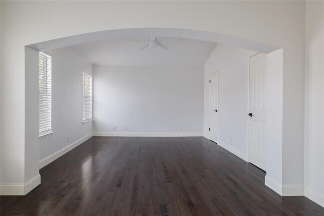 Building Photo - 12520 Sir Christophers Cove