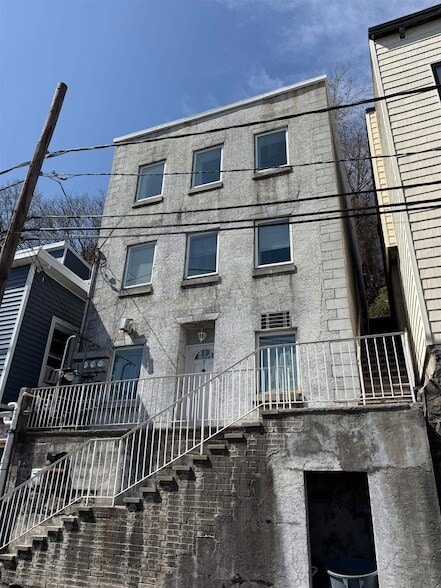 Building Photo - 9007 Riverside Pl