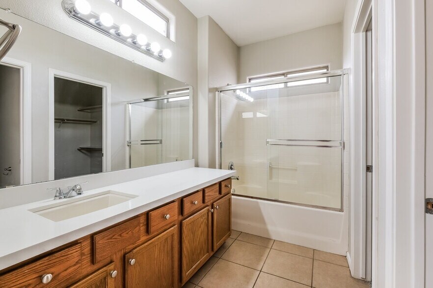 Building Photo - 3402 N 129th Dr