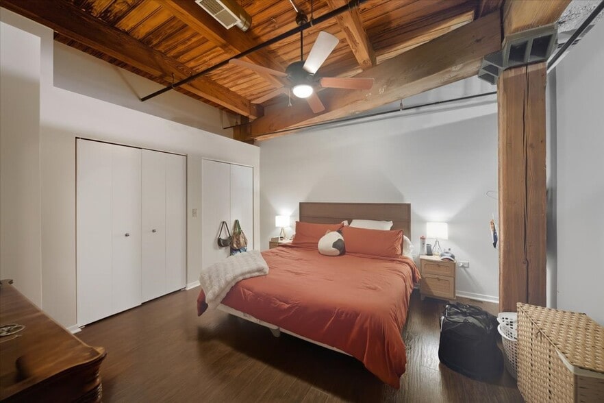 Building Photo - 420 W Ontario St