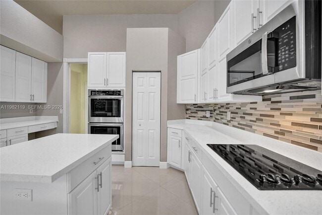 Building Photo - 8006 N Savannah Cir