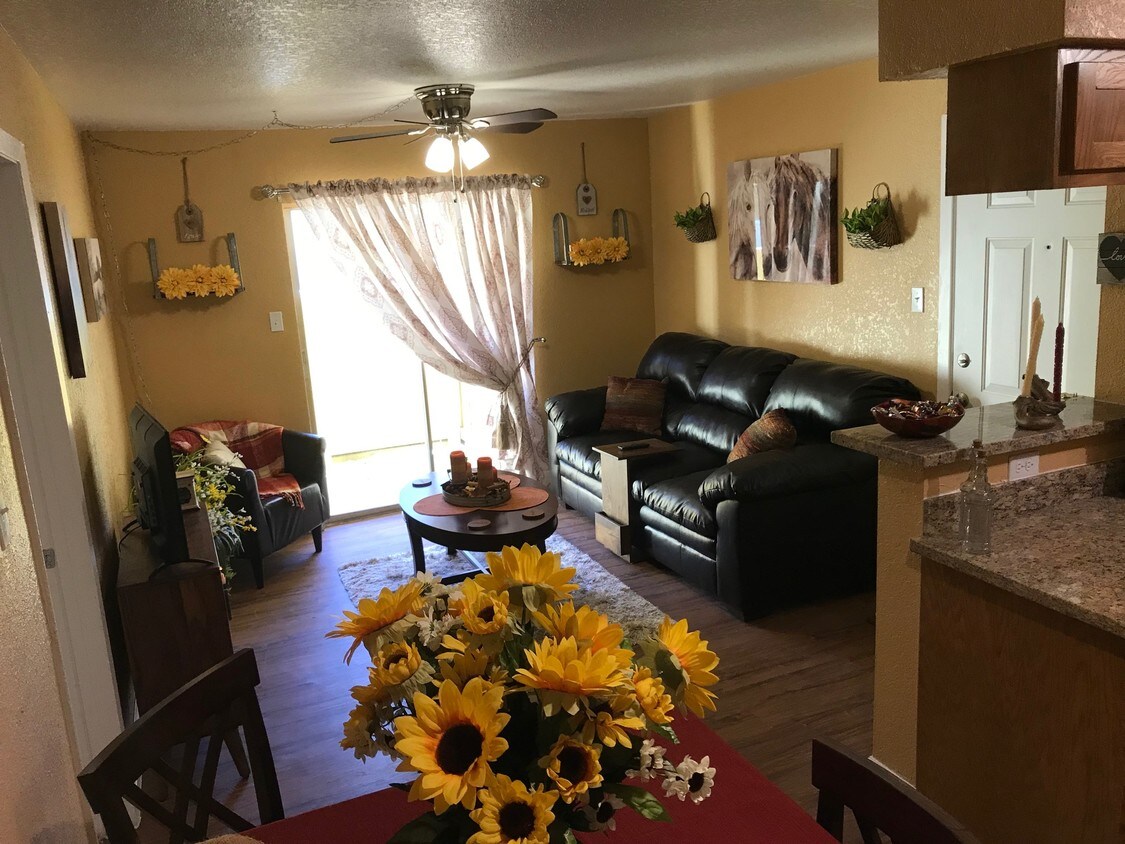 Ashley Court Sweeny Tx Apartment Finder Ashley Court Sweeny Tx Apartment Finder