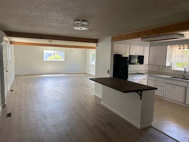 Building Photo - 6611 52nd Ave W