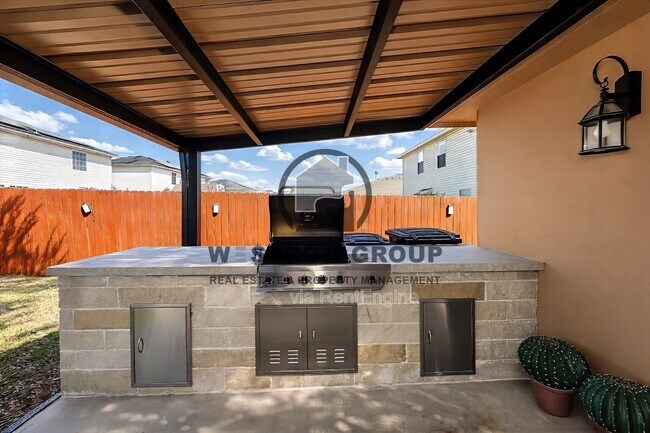 Building Photo - 8732 Polo Dr