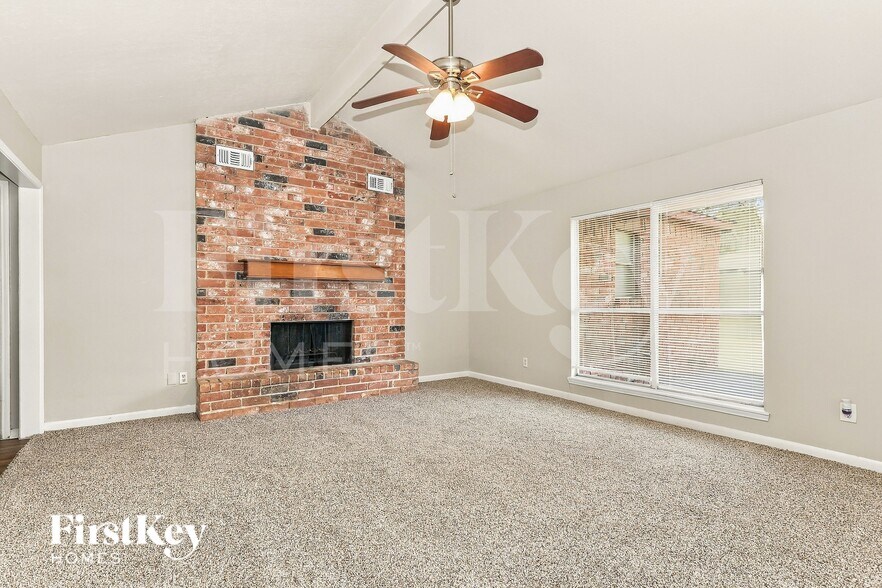 Building Photo - 13223 Lake Breeze Ln