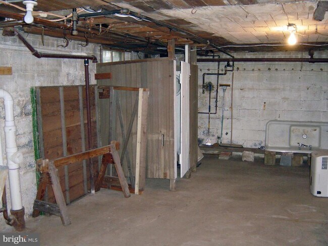 Building Photo - 4602 De Russey Pkwy