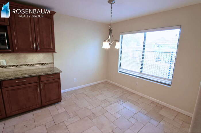 Building Photo - 1250 S Palm St