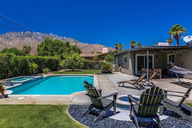Building Photo - Family-Friendly Oasis in North Palm Springs