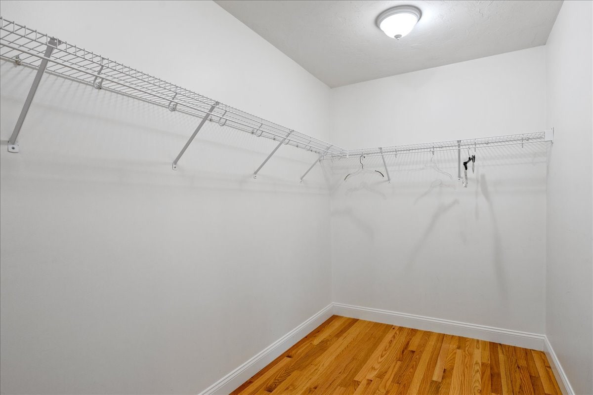 Building Photo - 6 Longview Cir